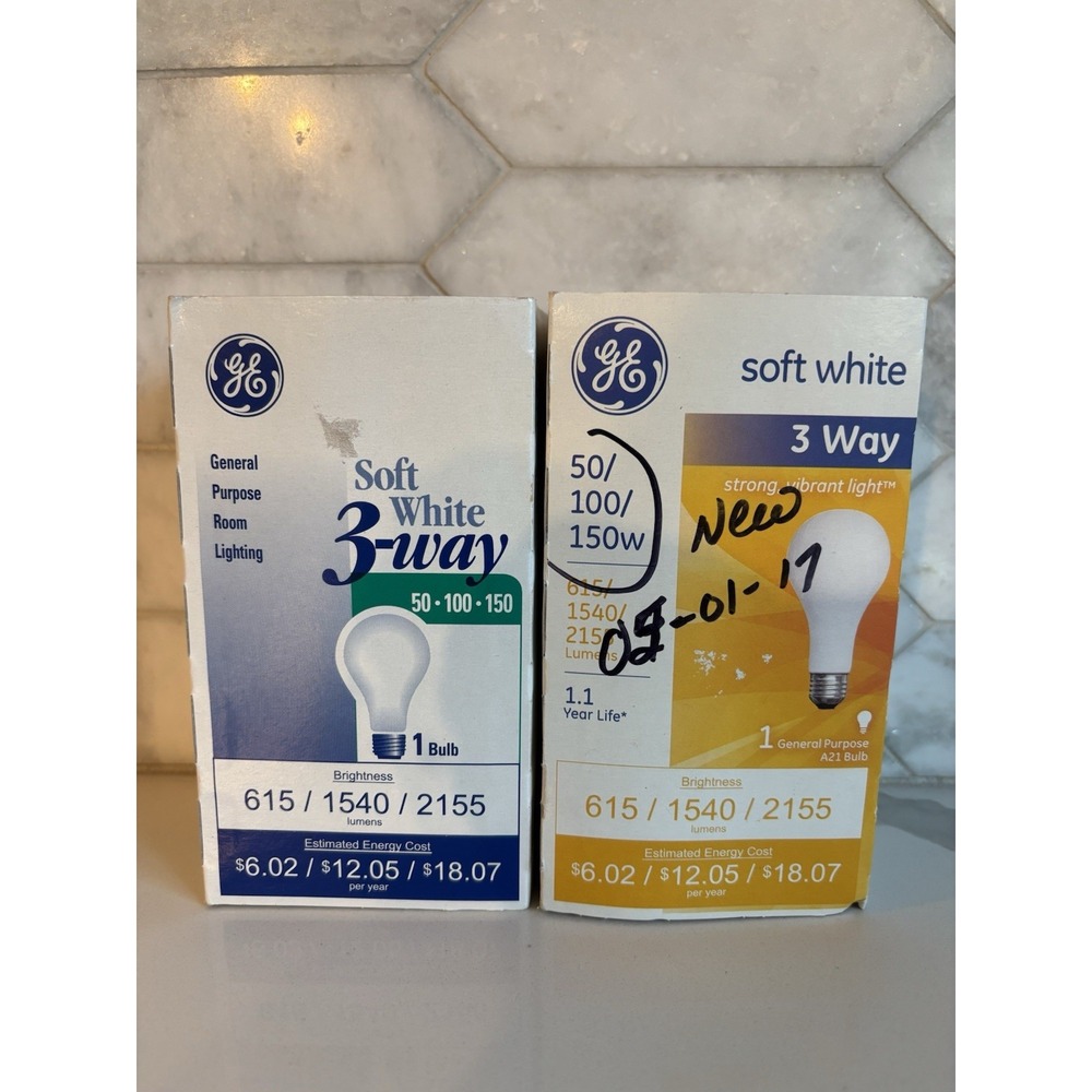 GE Light 3 Way Bulbs, 50/100/150W Soft White - Total (2 Bulbs) Tested